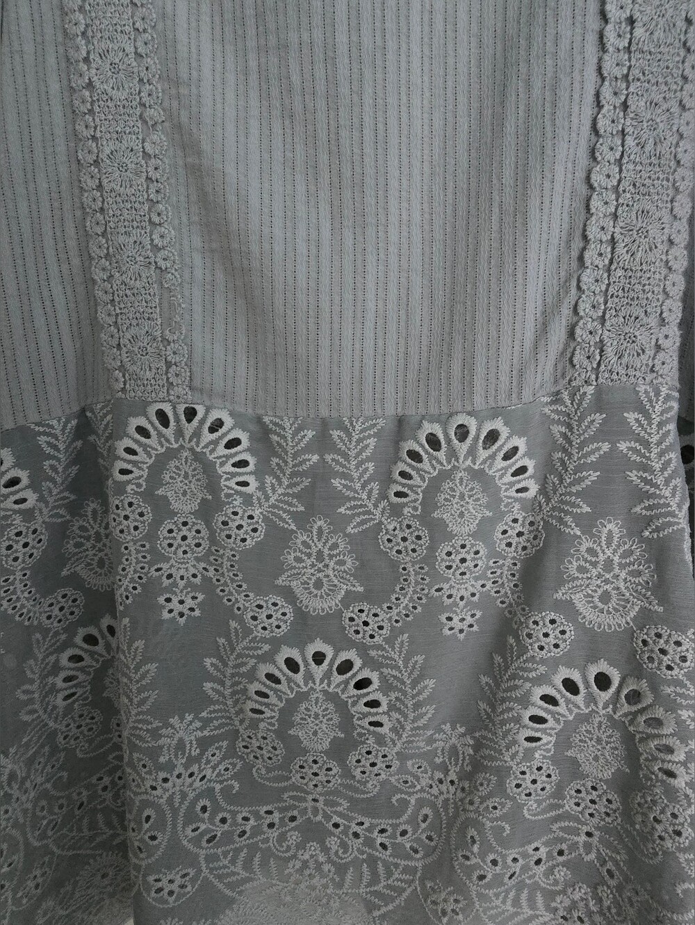 Light Grey Lace Trim Tunic Dress By POL - size L - Picture 11 of 13